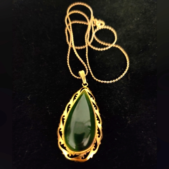 Vintage Genuine Nephrite Jade Necklace - Picture 3 of 12